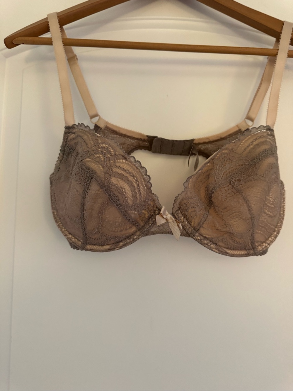 Victoria's Secret Taupe Lace Underwire Bra with Pale Nude Straps